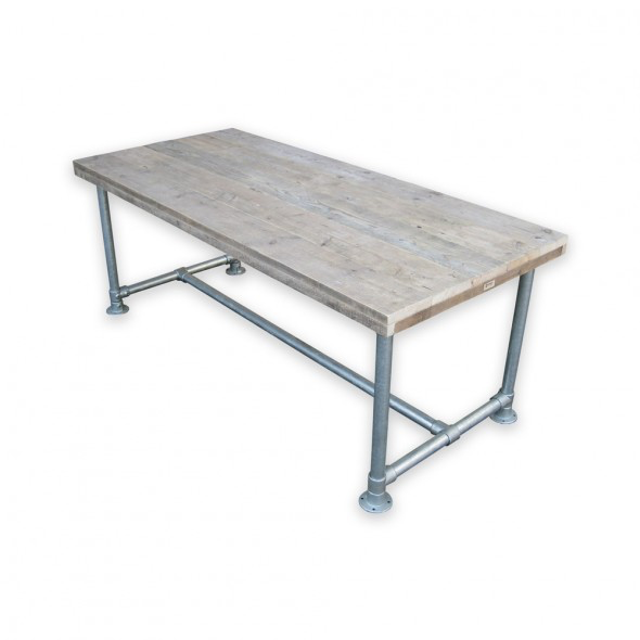 Houten tafel Linda met stalen onderstel